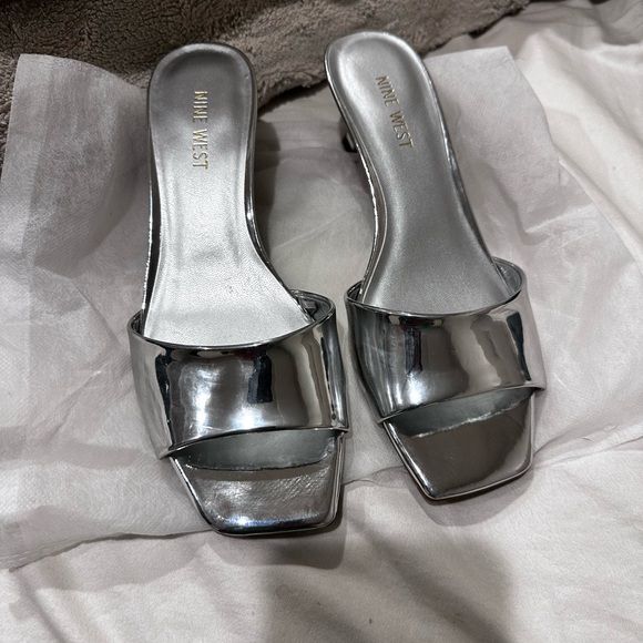 Silver kitten heel sandals - Picture 1 of 6